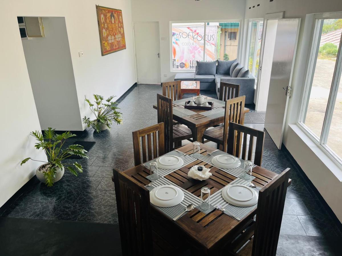 The Lake Round Guest House Kandy Kültér fotó